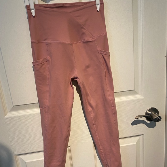Pink high waisted leggings with pockets!! - Picture 4 of 4